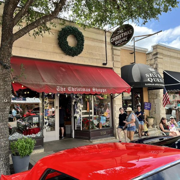 Car Show in Boerne Texas at the Christmas store